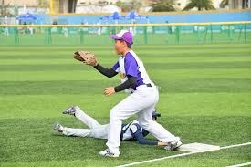 德扑锦标赛：筹码压力下的错误决策。（德扑赛场：筹码压力诱发的决策失误）